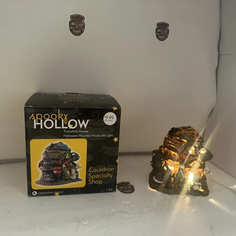2002 Spooky Hollow Cauldron Specialty Shop Halloween Porcelain House Light